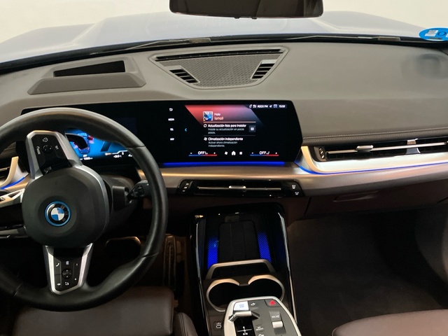 BMW iX1 eDrive20 color Azul. Año 2024. 150KW(204CV). Eléctrico. En concesionario Proa Premium Palma de Illes Balears