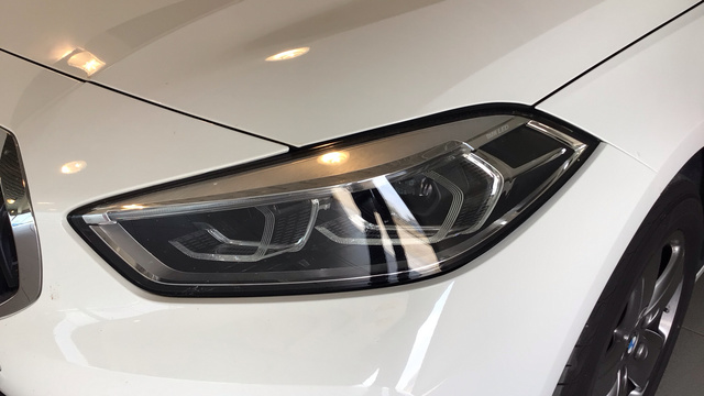 BMW Serie 1 118i color Blanco. Año 2021. 103KW(140CV). Gasolina. En concesionario BYmyCAR Madrid - Alcalá de Madrid