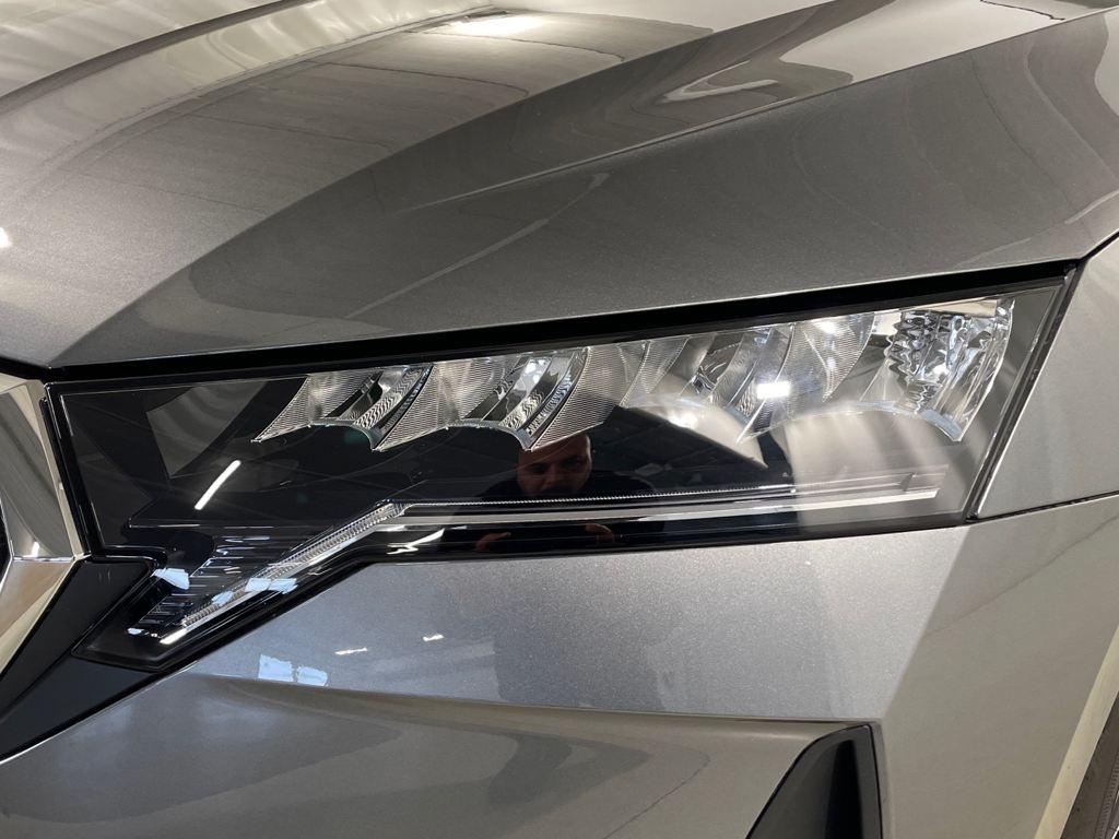 Skoda Octavia 1.5 TSI m-HEV - 12