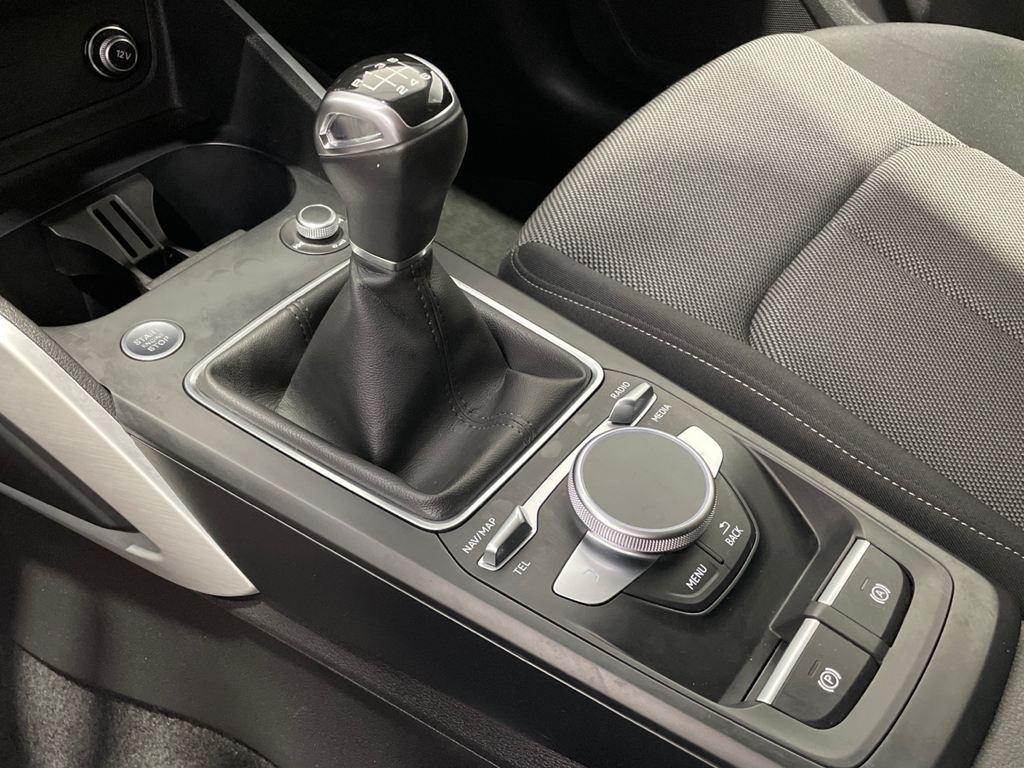 Audi Q2 30 TDI - 15