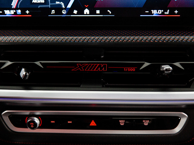 BMW XM Label Red color Negro. Año 2024. 550KW(748CV). Híbrido Electro/Gasolina. En concesionario Móvil Begar Alicante de Alicante
