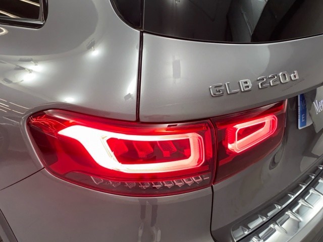 Mercedes-Benz GLB GLB 220 D - 18