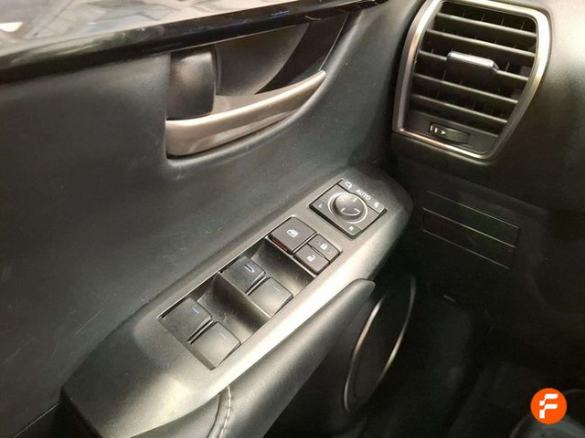 Foto 25 Lexus NX 300h Business 2WD 145 kW (197 CV)