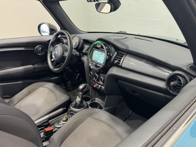fotoG 7 del MINI MINI Cabrio Cooper 100 kW (136 CV) 136cv Gasolina del 2017 en Barcelona