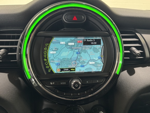 fotoG 17 del MINI MINI Cabrio Cooper 100 kW (136 CV) 136cv Gasolina del 2017 en Barcelona
