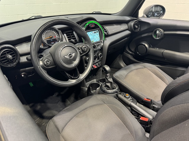 fotoG 21 del MINI MINI Cabrio Cooper 100 kW (136 CV) 136cv Gasolina del 2017 en Barcelona