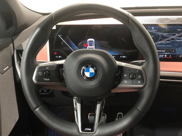 BMW iX xDrive45 color Blanco. Año 2025. 300KW(408CV). Eléctrico. En concesionario Auto Premier, S.A. - MADRID de Madrid