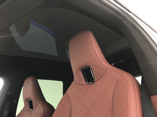 BMW iX xDrive45 color Blanco. Año 2025. 300KW(408CV). Eléctrico. En concesionario Auto Premier, S.A. - MADRID de Madrid