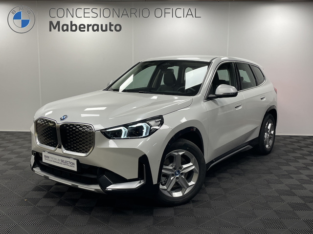 BMW iX1 xDrive30 color Blanco. Año 2025. 230KW(313CV). Eléctrico. En concesionario Maberauto de Castellón