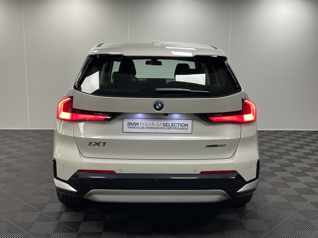 BMW iX1 xDrive30 color Blanco. Año 2025. 230KW(313CV). Eléctrico. En concesionario Maberauto de Castellón
