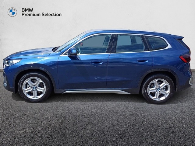 BMW iX1 eDrive20 color Azul. Año 2025. 150KW(204CV). Eléctrico. En concesionario Marmotor de Las Palmas