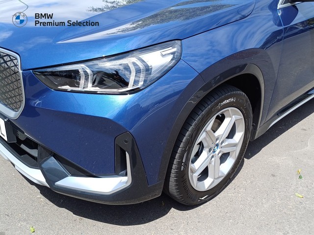 BMW iX1 eDrive20 color Azul. Año 2025. 150KW(204CV). Eléctrico. En concesionario Marmotor de Las Palmas
