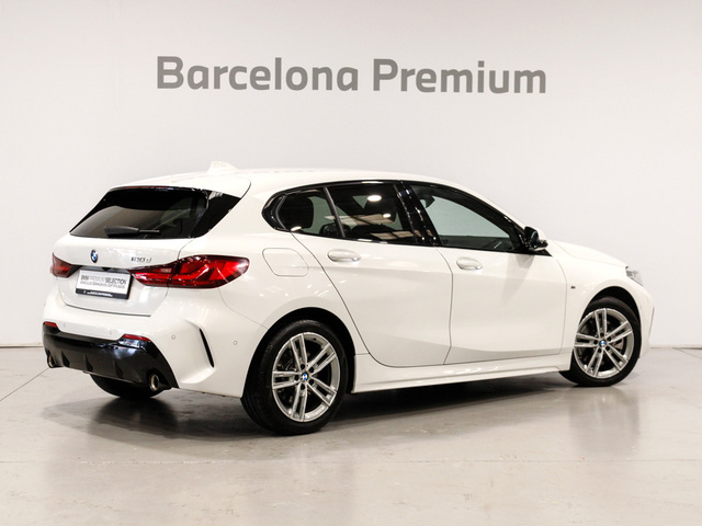 BMW Serie 1 120d color Blanco. Año 2024. 140KW(190CV). Diésel. En concesionario Barcelona Premium -- GRAN VIA de Barcelona