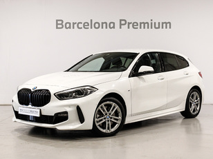 Fotos de BMW Serie 1 120d color Blanco. Año 2024. 140KW(190CV). Diésel. En concesionario Barcelona Premium -- GRAN VIA de Barcelona