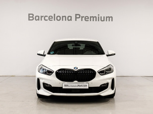 Fotos de BMW Serie 1 120d color Blanco. Año 2024. 140KW(190CV). Diésel. En concesionario Barcelona Premium -- GRAN VIA de Barcelona