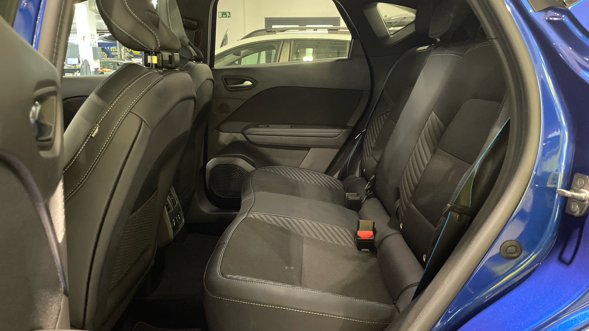 Renault Captur E-Tech 145 - 12