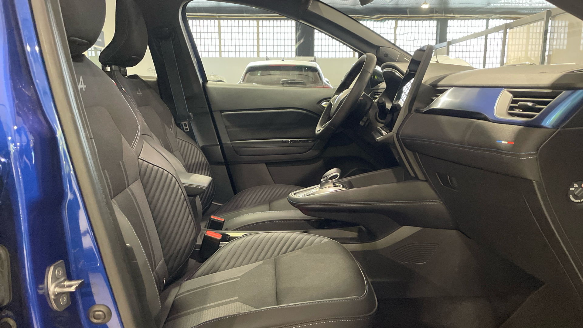 Renault Captur E-Tech 145 - 13