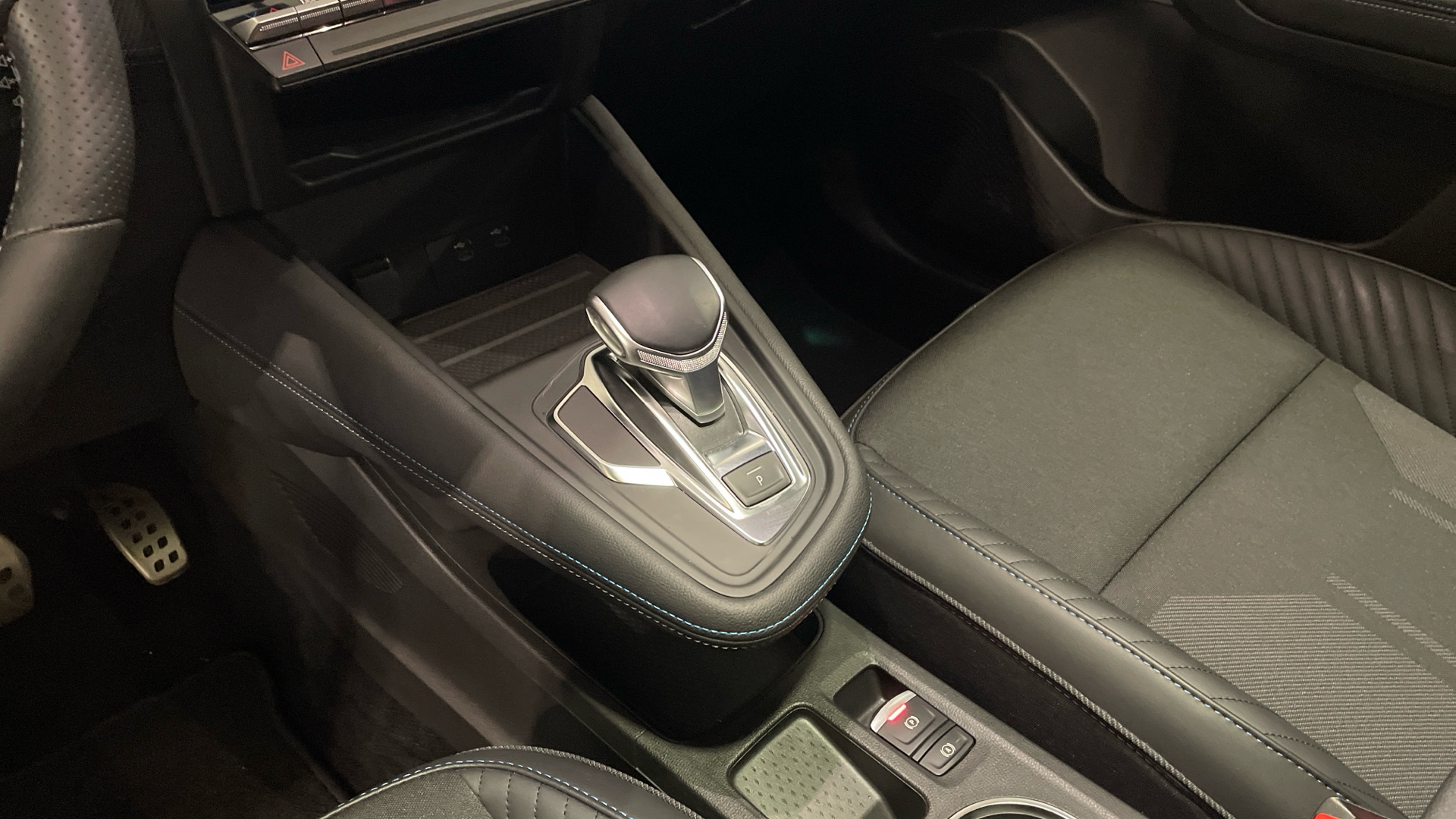 Renault Captur E-Tech 145 - 17