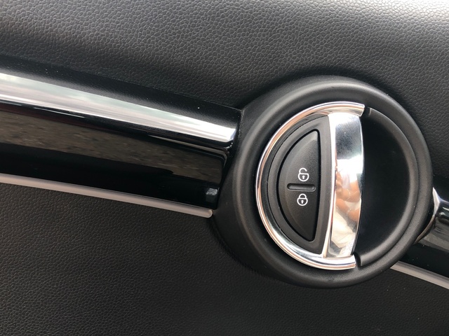 fotoG 20 del MINI MINI Cabrio Cooper 100 kW (136 CV) 136cv Gasolina del 2023 en Baleares