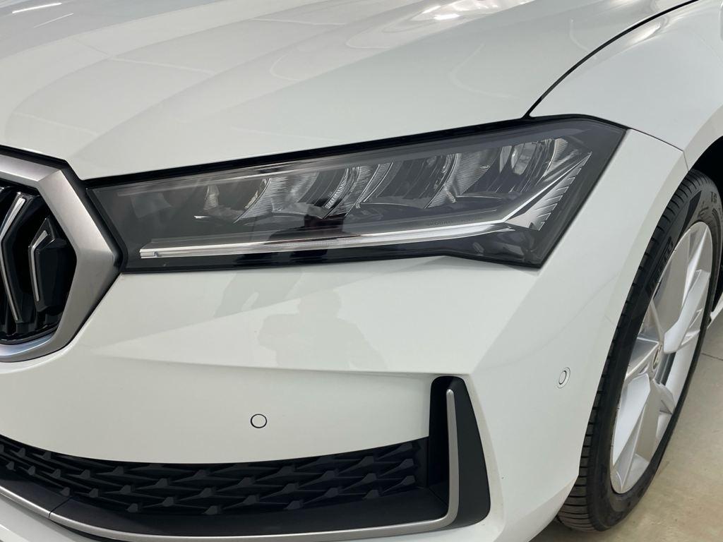 Skoda Superb Combi 1.5 TSI m-HEV - 12