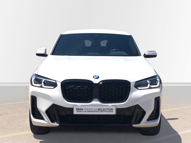 BMW X4 xDrive20d color Blanco. Año 2023. 140KW(190CV). Diésel. En concesionario Proa Premium Palma de Baleares