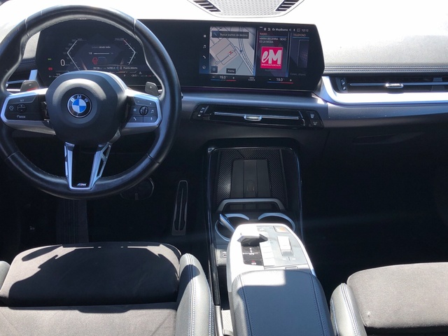 BMW X1 sDrive18i color Negro. Año 2023. 100KW(136CV). Gasolina. En concesionario Proa Premium Palma de Baleares