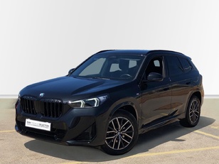 Fotos de BMW X1 sDrive18i color Negro. Año 2023. 100KW(136CV). Gasolina. En concesionario Proa Premium Palma de Baleares