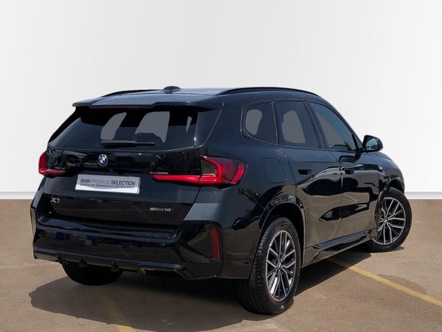 BMW X1 sDrive18i color Negro. Año 2023. 100KW(136CV). Gasolina. En concesionario Proa Premium Palma de Baleares
