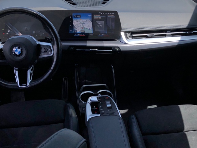 BMW X1 sDrive18i color Negro. Año 2023. 100KW(136CV). Gasolina. En concesionario Proa Premium Palma de Baleares