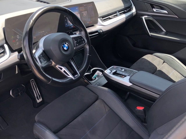 BMW X1 sDrive18i color Negro. Año 2023. 100KW(136CV). Gasolina. En concesionario Proa Premium Palma de Baleares
