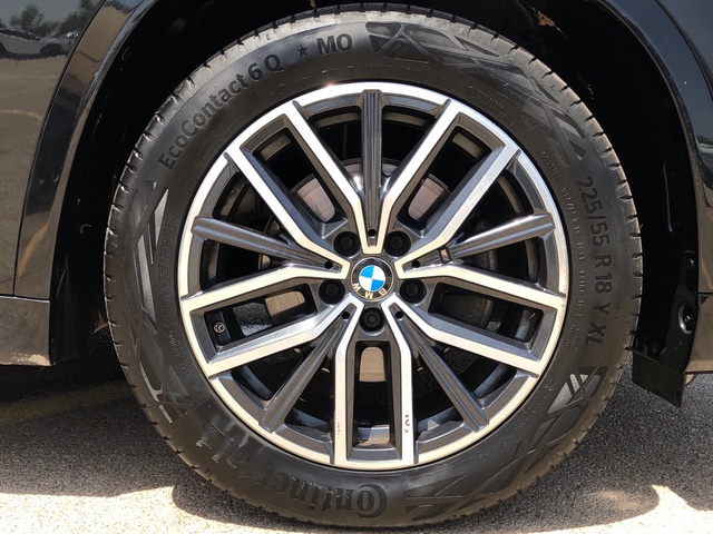 BMW X1 sDrive18i color Negro. Año 2023. 100KW(136CV). Gasolina. En concesionario Proa Premium Palma de Baleares