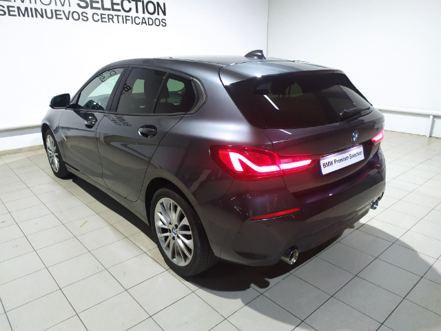 BMW Serie 1 118d color Gris. Año 2021. 110KW(150CV). Diésel. En concesionario Hispamovil Elche de Alicante