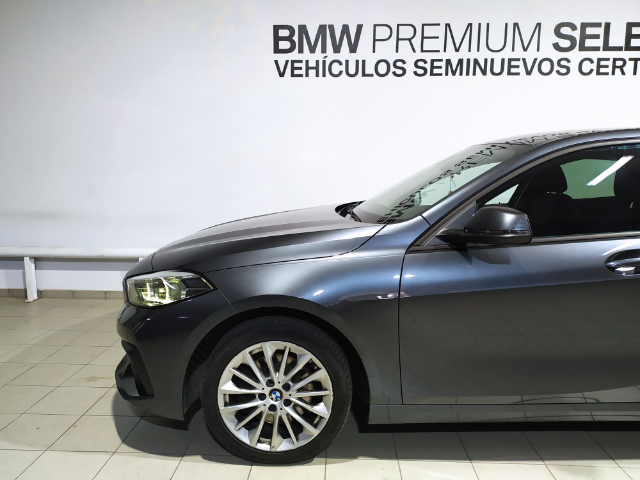 BMW Serie 1 118d color Gris. Año 2021. 110KW(150CV). Diésel. En concesionario Hispamovil Elche de Alicante