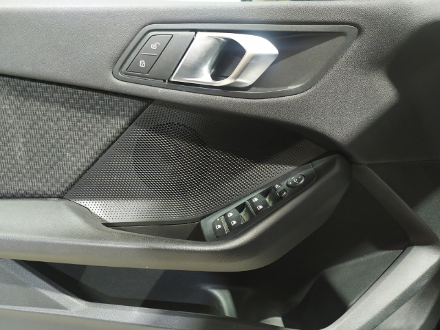 BMW Serie 1 118d color Gris. Año 2021. 110KW(150CV). Diésel. En concesionario Hispamovil Elche de Alicante