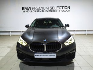 Fotos de BMW Serie 1 118d color Gris. Año 2021. 110KW(150CV). Diésel. En concesionario Hispamovil Elche de Alicante
