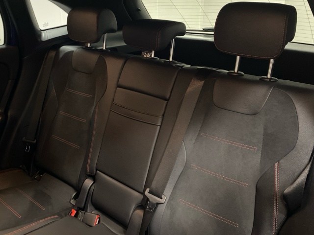 Mercedes-Benz GLA 200 D - 11