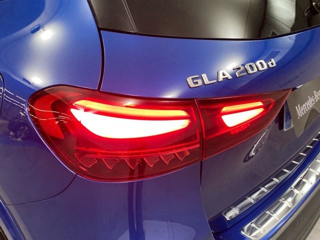 Mercedes-Benz GLA 200 D - 18