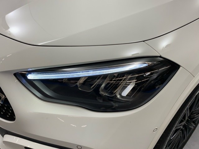 Mercedes-Benz GLA 200 D - 13