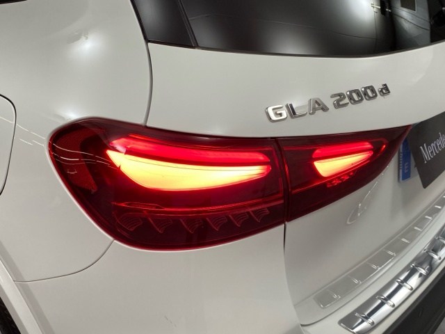 Mercedes-Benz GLA 200 D - 18