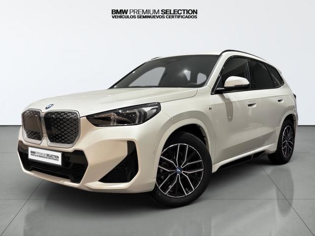 BMW iX1 eDrive20 color Blanco. Año 2025. 150KW(204CV). Eléctrico. En concesionario Automotor Costa, S.L.U. de Almería
