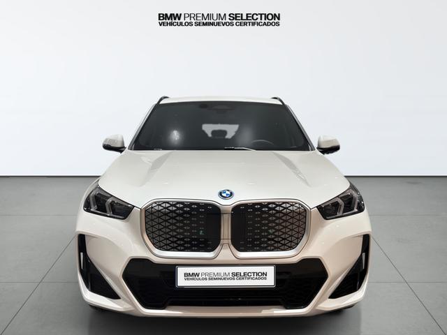 BMW iX1 eDrive20 color Blanco. Año 2025. 150KW(204CV). Eléctrico. En concesionario Automotor Costa, S.L.U. de Almería