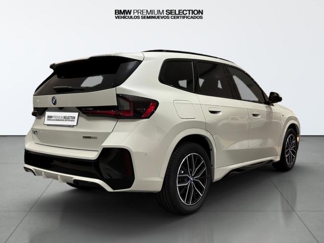 BMW iX1 eDrive20 color Blanco. Año 2025. 150KW(204CV). Eléctrico. En concesionario Automotor Costa, S.L.U. de Almería