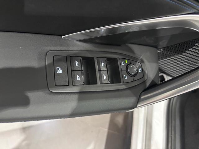 BMW iX1 eDrive20 color Blanco. Año 2025. 150KW(204CV). Eléctrico. En concesionario Automotor Costa, S.L.U. de Almería
