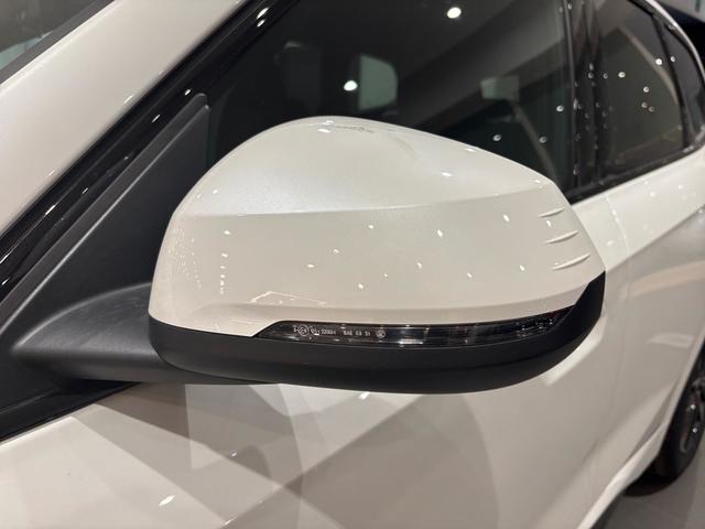 BMW iX1 eDrive20 color Blanco. Año 2025. 150KW(204CV). Eléctrico. En concesionario Automotor Costa, S.L.U. de Almería