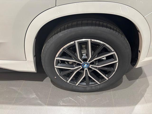 BMW iX1 eDrive20 color Blanco. Año 2025. 150KW(204CV). Eléctrico. En concesionario Automotor Costa, S.L.U. de Almería