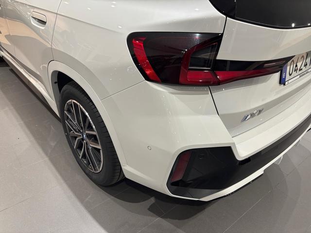 BMW iX1 eDrive20 color Blanco. Año 2025. 150KW(204CV). Eléctrico. En concesionario Automotor Costa, S.L.U. de Almería