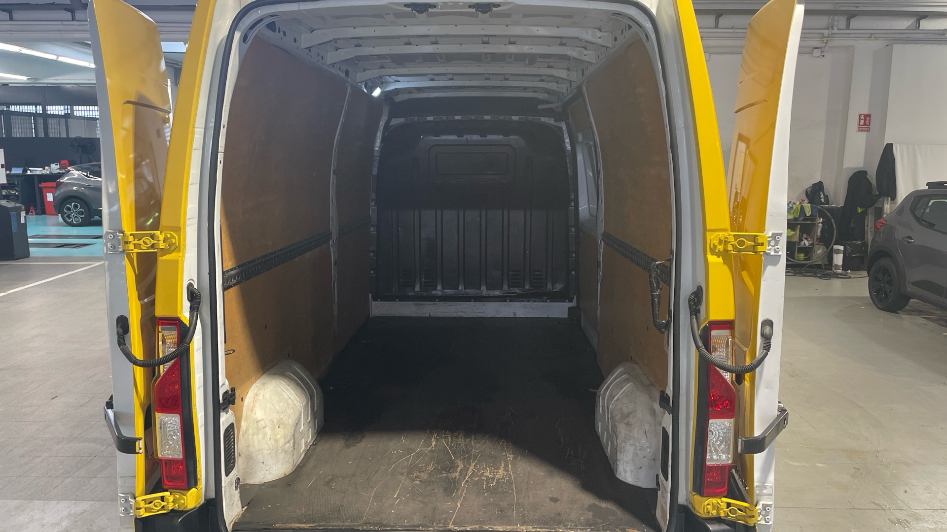 Renault Master Furgon dCi 170 - 10