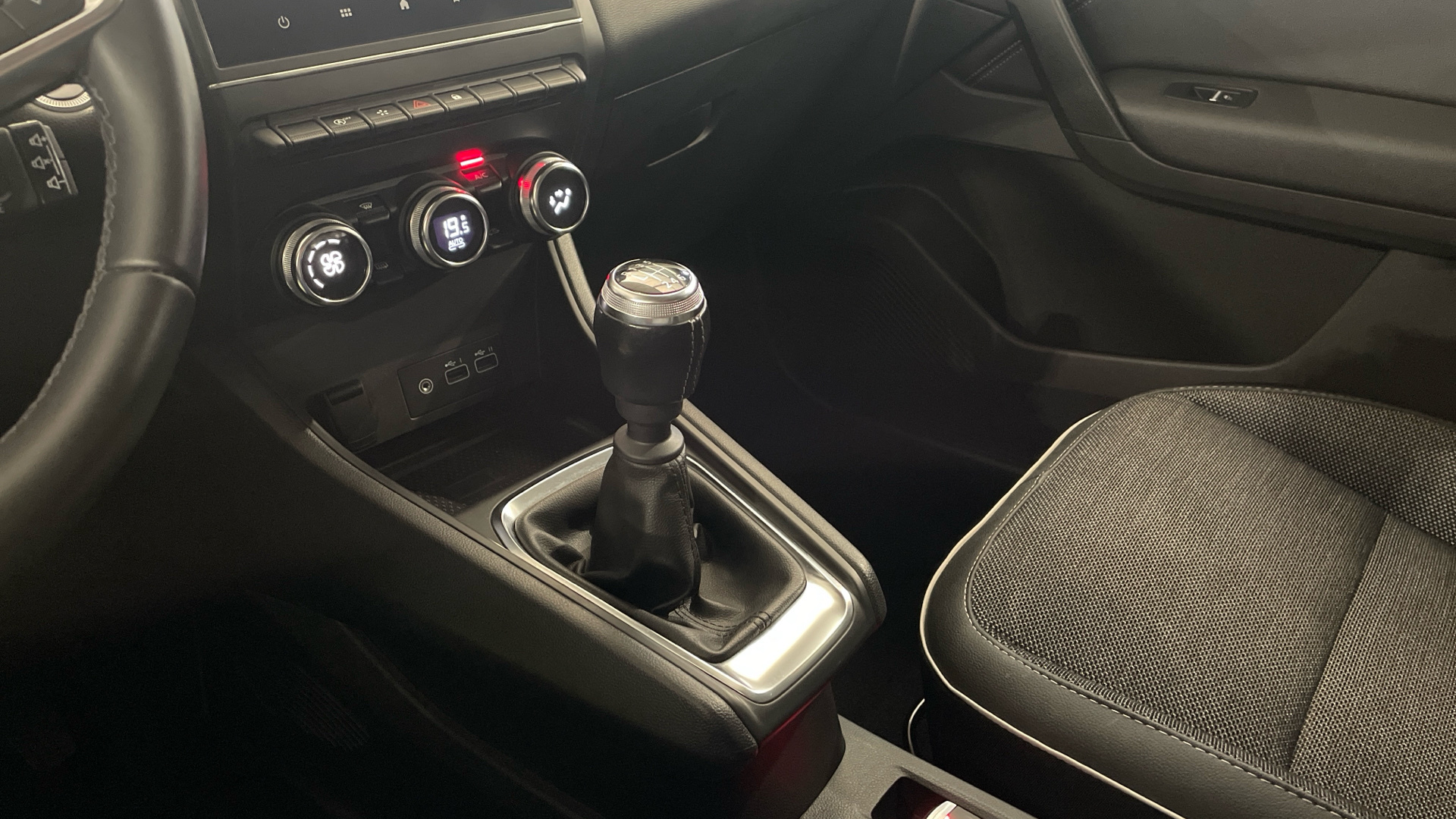 Renault Captur TCe 90 - 17