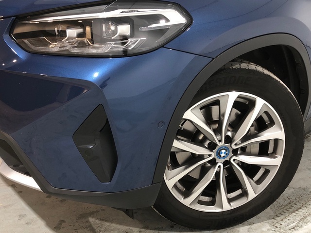 BMW X3 xDrive30e color Azul. Año 2022. 215KW(292CV). Híbrido Electro/Gasolina. En concesionario Auto Premier, S.A. - ALCALÁ DE HENARES de Madrid