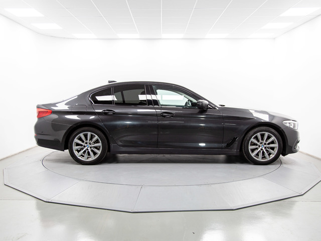 BMW Serie 5 520i color Gris. Año 2020. 135KW(184CV). Gasolina. En concesionario Móvil Begar Alicante de Alicante